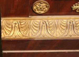 cornice intagliata e dorata